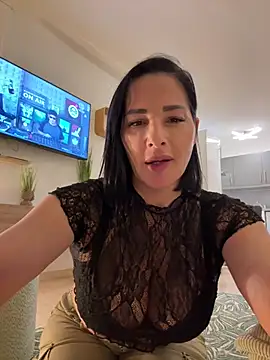 Snapshot of Maya-www chatting on 02.15.26 Maya-www online show from 02.15.26