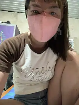 Snapshot of July-love chatting on 02.18.26 July-love online show from 02.18.26