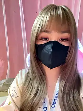 Snapshot of -Violet-t chatting on 01.18.26 -Violet-t online show from 01.18.26