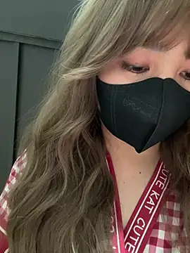 Snapshot of -Violet-t chatting on 02.18.26 -Violet-t online show from 02.18.26