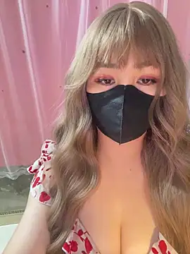 Snapshot of -Violet-t chatting on 02.24.26 -Violet-t online show from 02.24.26