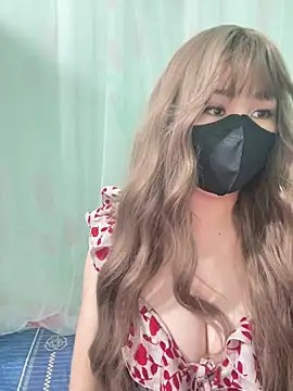 Snapshot of -Violet-t chatting on 02.28.26 -Violet-t online show from 02.28.26