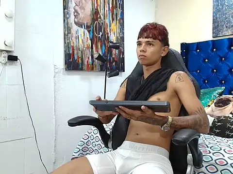 Snapshot of angelcutexx18 chatting on 03.04.26 angelcutexx18 online show from 03.04.26