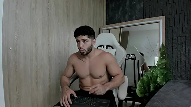 Snapshot of Thiago_moretti chatting on 05.26.26 Thiago moretti online show from 05.26.26