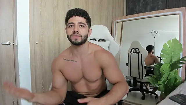 Snapshot of Thiago_moretti chatting on 05.28.26 Thiago moretti online show from 05.28.26