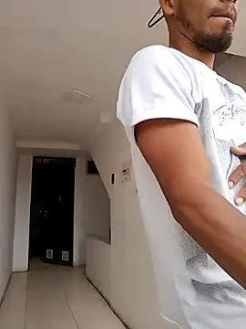 Snapshot of adambrosk_08 chatting on 01.13.26 adambrosk 08 online show from 01.13.26