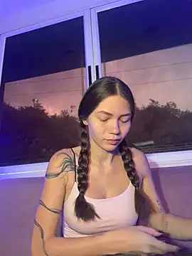 Snapshot of EmmaJhoons chatting on 02.02.26 EmmaJhoons online show from 02.02.26