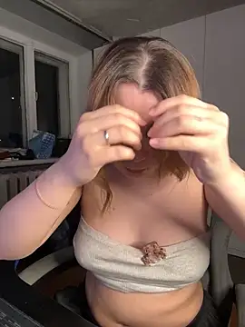 AnnaSeint online show from 04.22.26