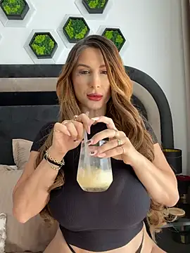 LucyBridgette online show from 07.10.26