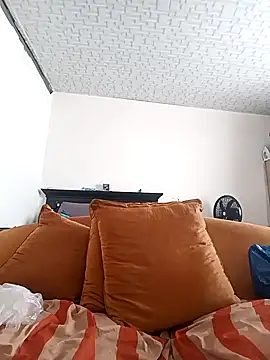 Snapshot of Winterslender chatting on 02.23.26 Winterslender online show from 02.23.26