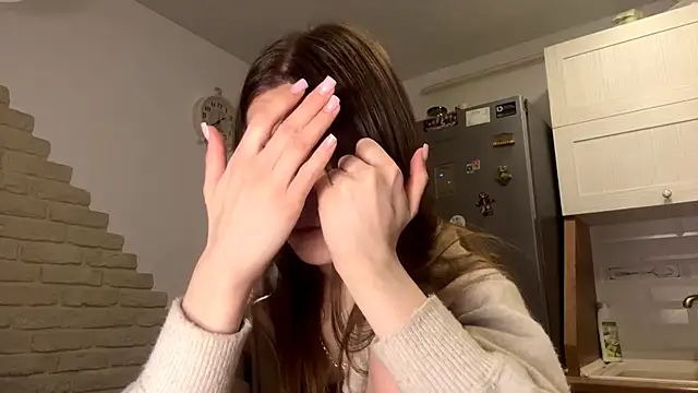 Snapshot of ElsieKuhlmann chatting on 02.04.26 ElsieKuhlmann online show from 02.04.26