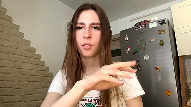 Snapshot of ElsieKuhlmann chatting on 02.20.26 ElsieKuhlmann online show from 02.20.26