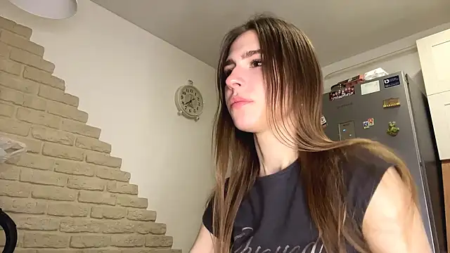 Snapshot of ElsieKuhlmann chatting on 03.01.26 ElsieKuhlmann online show from 03.01.26