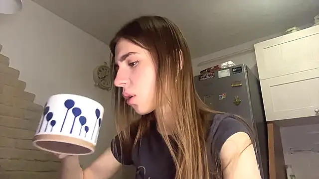 Snapshot of ElsieKuhlmann chatting on 03.03.26 ElsieKuhlmann online show from 03.03.26