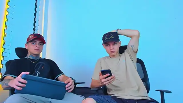 Snapshot of Thomas-Wil chatting on 01.10.26 Thomas-Wil online show from 01.10.26