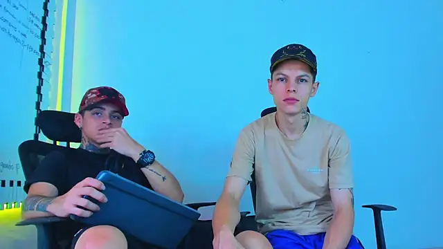 Snapshot of Thomas-Wil chatting on 02.08.26 Thomas-Wil online show from 02.08.26