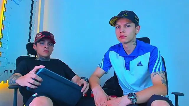 Snapshot of Thomas-Wil chatting on 02.26.26 Thomas-Wil online show from 02.26.26