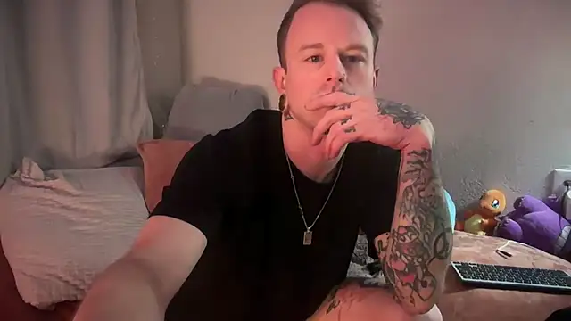 Snapshot of MickeyMoans444 chatting on 01.18.26 MickeyMoans444 online show from 01.18.26