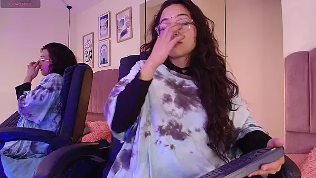 Snapshot of Hanabie_ chatting on 02.06.26 Hanabie online show from 02.06.26