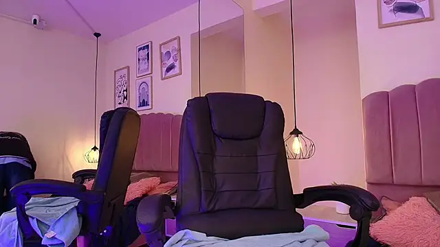 Snapshot of Hanabie_ chatting on 02.10.26 Hanabie online show from 02.10.26