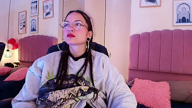 Snapshot of Hanabie_ chatting on 04.08.26 Hanabie online show from 04.08.26