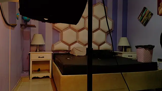 yvi taylor online show from 04.16.26