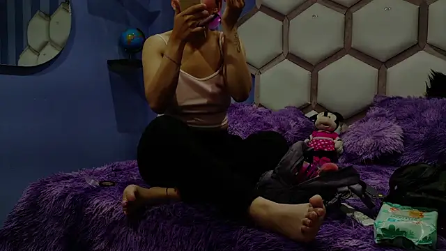 yvi taylor online show from 04.17.26