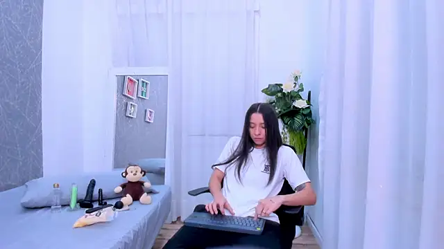 ViictoriiaSaenz online show from 02.05.26