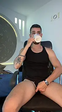 Snapshot of Apolo_lux1 chatting on 04.30.26 Apolo lux1 online show from 04.30.26