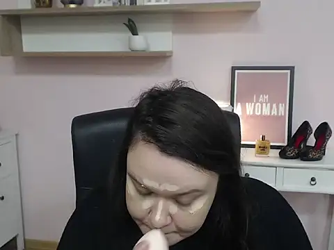 HollyDanceSoul online show from 02.12.26