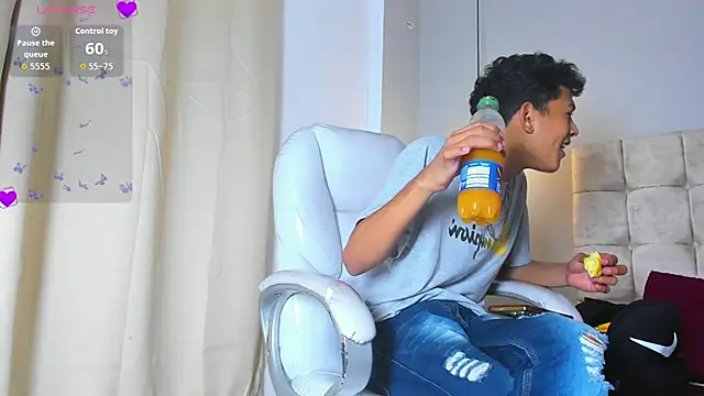 Snapshot of twink_royale18 chatting on 02.24.26 twink royale18 online show from 02.24.26