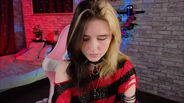 Snapshot of RubyMyst chatting on 01.11.26 RubyMyst online show from 01.11.26