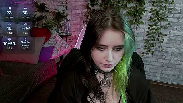 Snapshot of RubyMyst chatting on 02.14.26 RubyMyst online show from 02.14.26