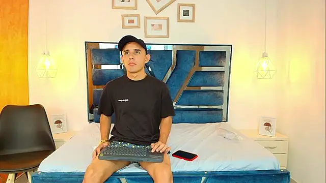 Snapshot of Lian_Brown chatting on 01.14.26 Lian Brown online show from 01.14.26