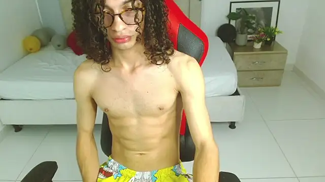 Snapshot of Axel_fox77 chatting on 01.12.26 Axel fox77 online show from 01.12.26