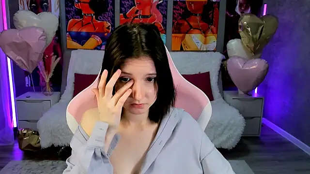 Snapshot of KikaOsterman chatting on 02.27.26 KikaOsterman online show from 02.27.26