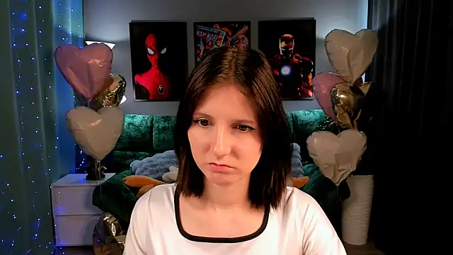 Snapshot of KikaOsterman chatting on 02.28.26 KikaOsterman online show from 02.28.26