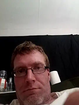 Snapshot of BoneyMoroney chatting on 01.09.26 BoneyMoroney online show from 01.09.26