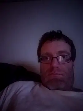 Snapshot of BoneyMoroney chatting on 01.12.26 BoneyMoroney online show from 01.12.26