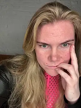 Snapshot of SexyBlondJoanna chatting on 02.04.26 SexyBlondJoanna online show from 02.04.26