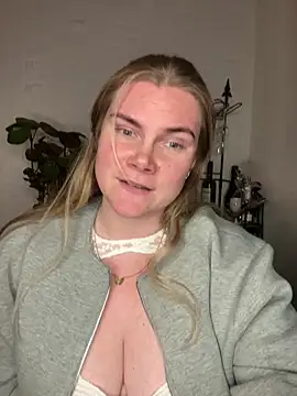 Snapshot of SexyBlondJoanna chatting on 02.23.26 SexyBlondJoanna online show from 02.23.26