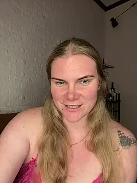 Snapshot of SexyBlondJoanna chatting on 03.03.26 SexyBlondJoanna online show from 03.03.26