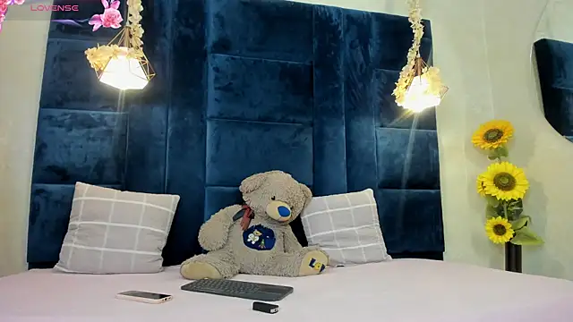 Snapshot of Laura_Miller1 chatting on 03.15.26 Laura Miller1 online show from 03.15.26