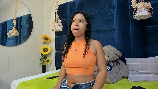 Snapshot of Laura_Miller1 chatting on 04.15.26 Laura Miller1 online show from 04.15.26