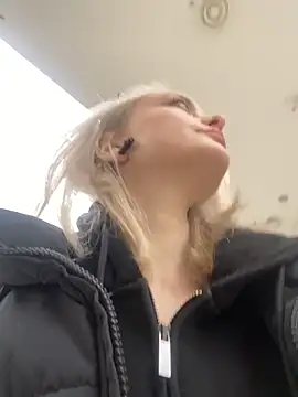 aka Blonde online show from 04.20.26