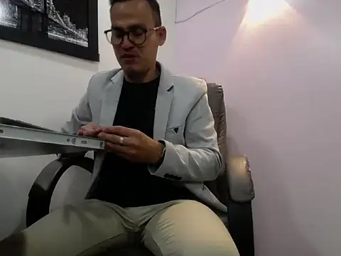 Snapshot of Oswalldo__ chatting on 02.16.26 Oswalldo online show from 02.16.26