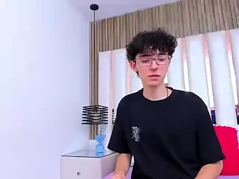 Snapshot of Syriussz chatting on 01.10.26 Syriussz online show from 01.10.26