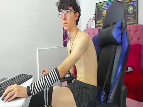 Snapshot of Syriussz chatting on 01.13.26 Syriussz online show from 01.13.26