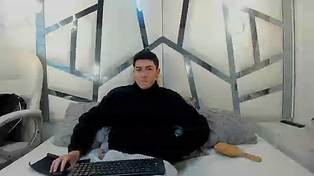 ScarlettAndLucas online show from 02.19.26