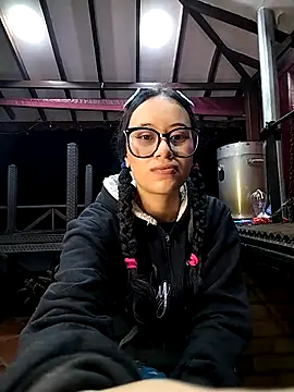 Snapshot of l0lita_emi chatting on 02.11.26 l0lita emi online show from 02.11.26